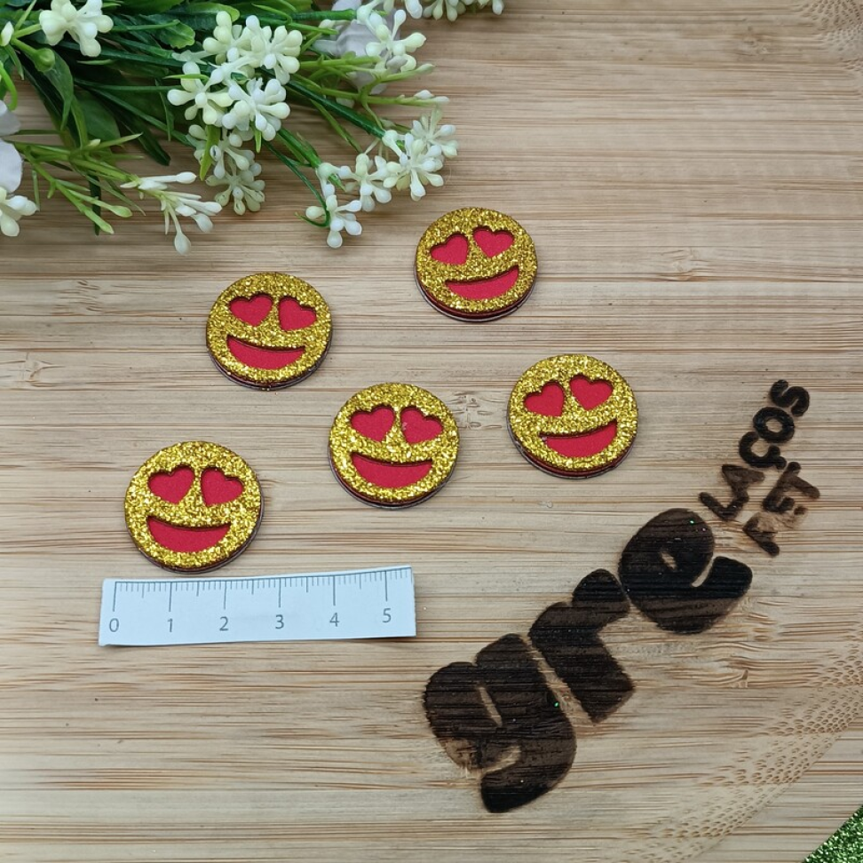 Adesivo Emoji Apaixonado em EVA