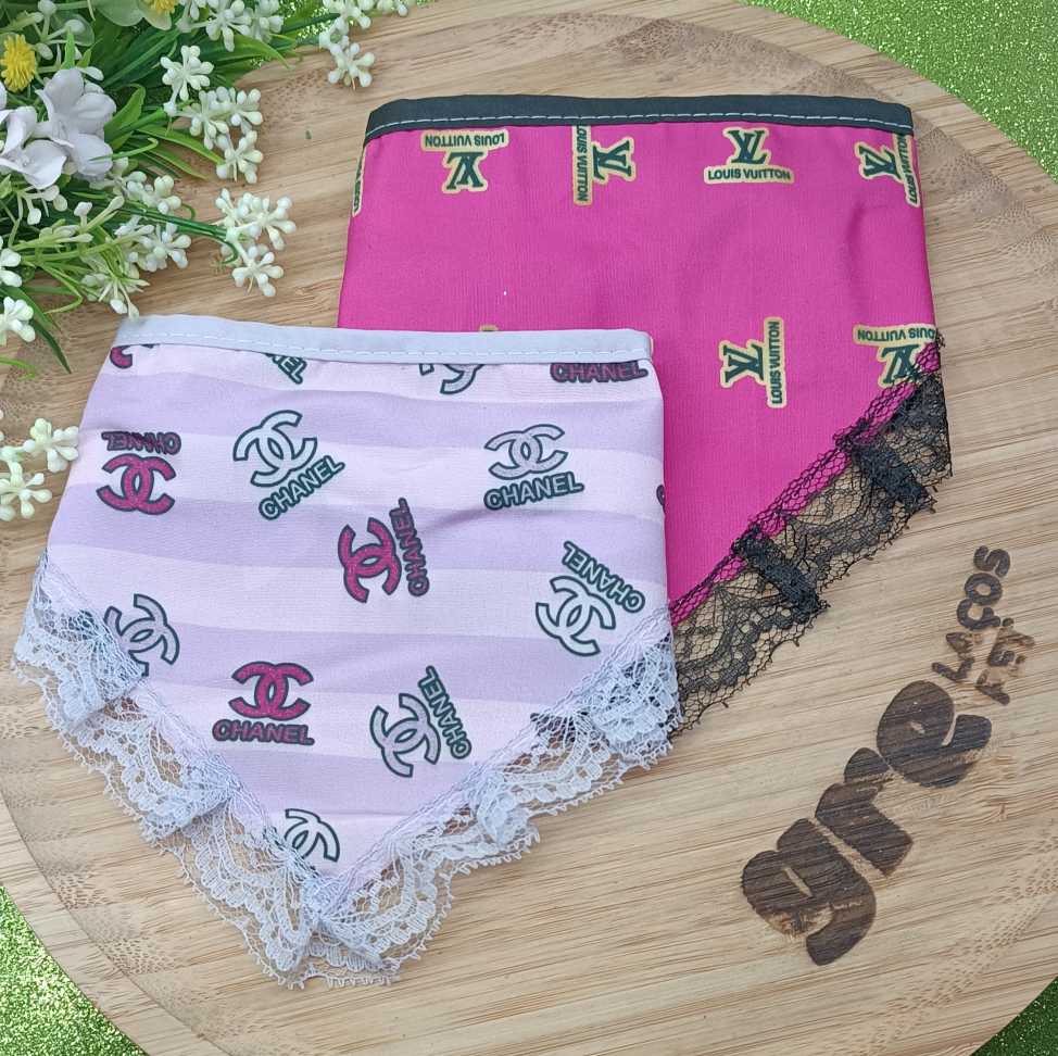 Bandana de Renda com Estampa de Grife para Fêmea.