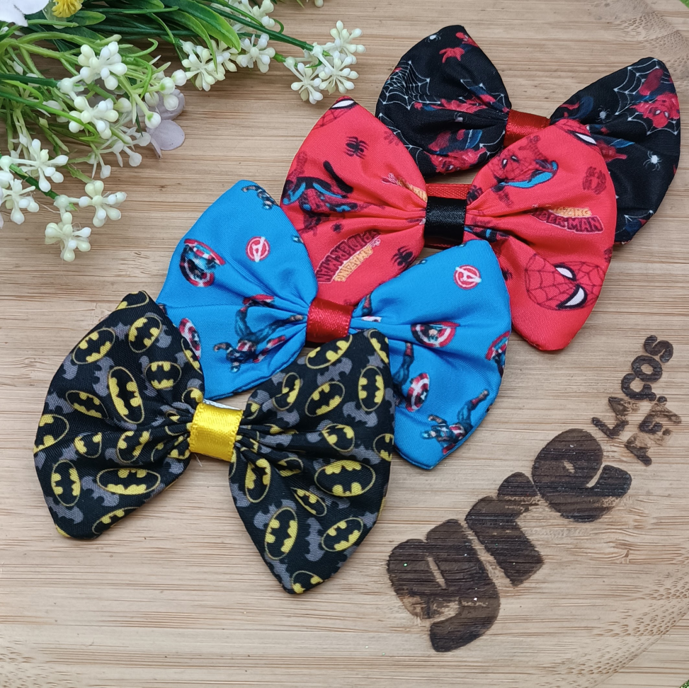 Gravata Borboleta de Super Heróis estampada