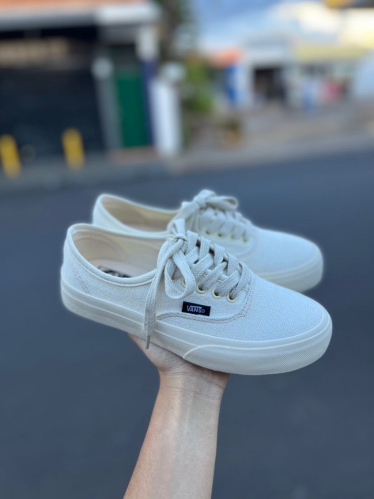 Tenis 41
