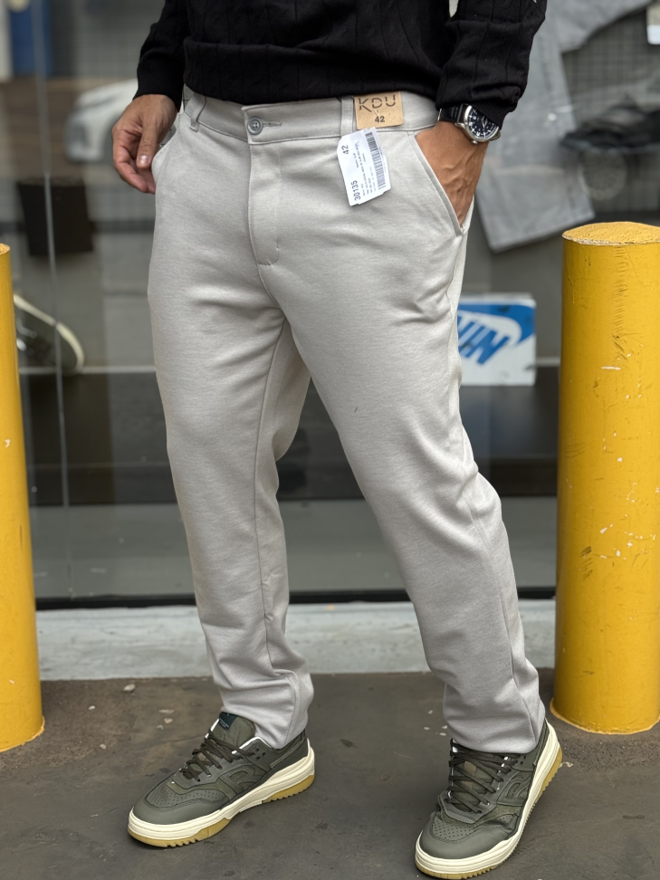 Calça slim Kadu 48