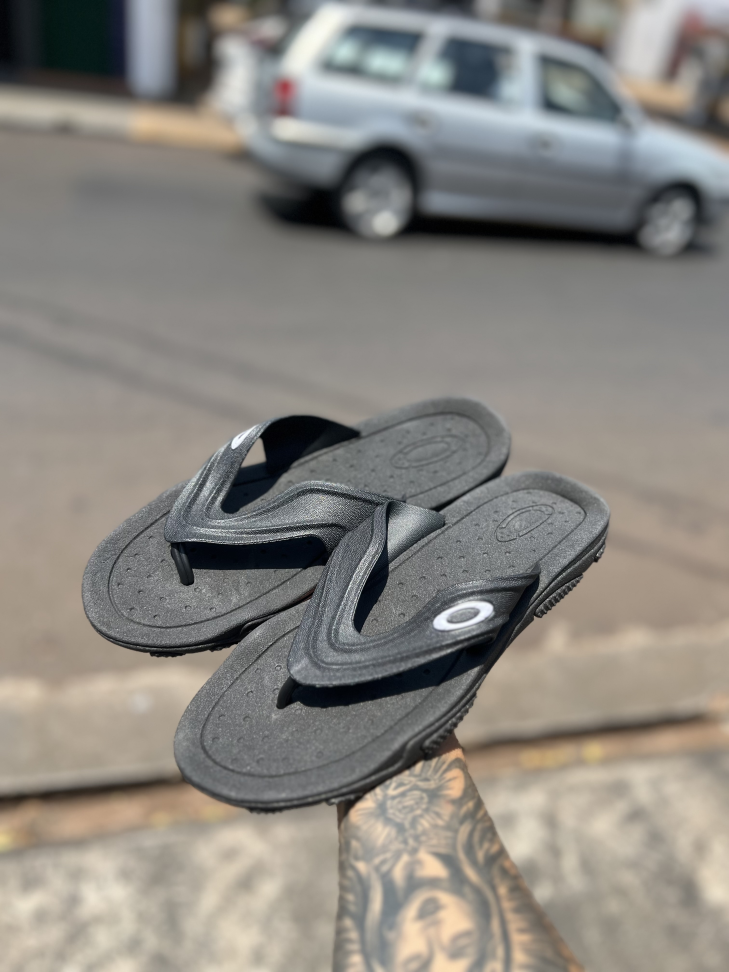 Chinelo oakley 37/38