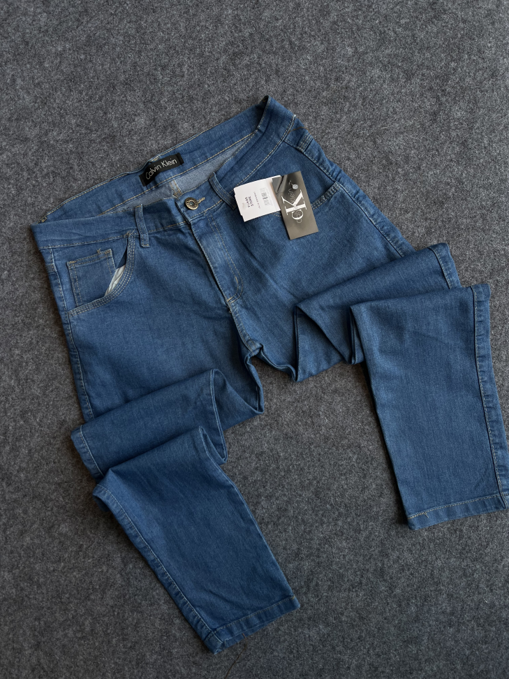 Calça jeans basic 48