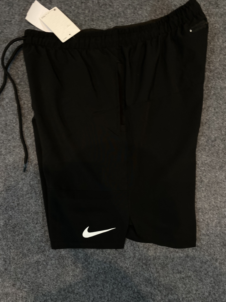 Bermuda Black G