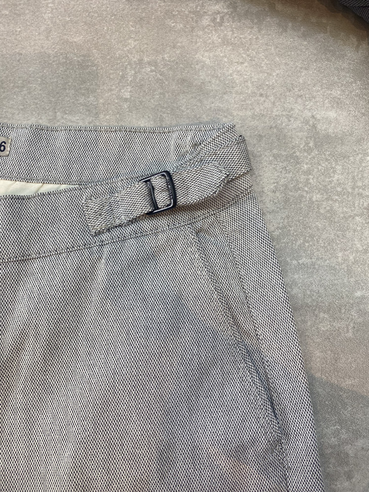 Calça JayJones com ajuste lateral
