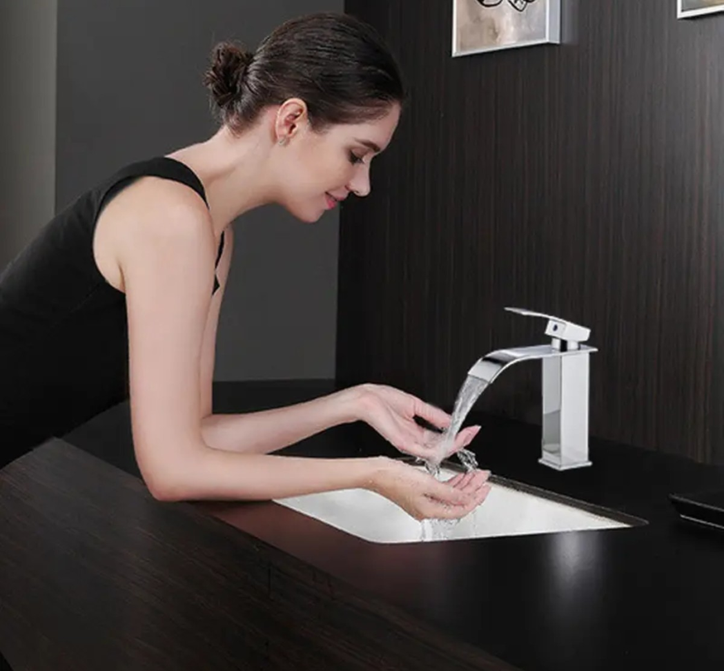 TORNEIRA LAVATÓRIO CASCATA INOX ESPELHADO. - #4