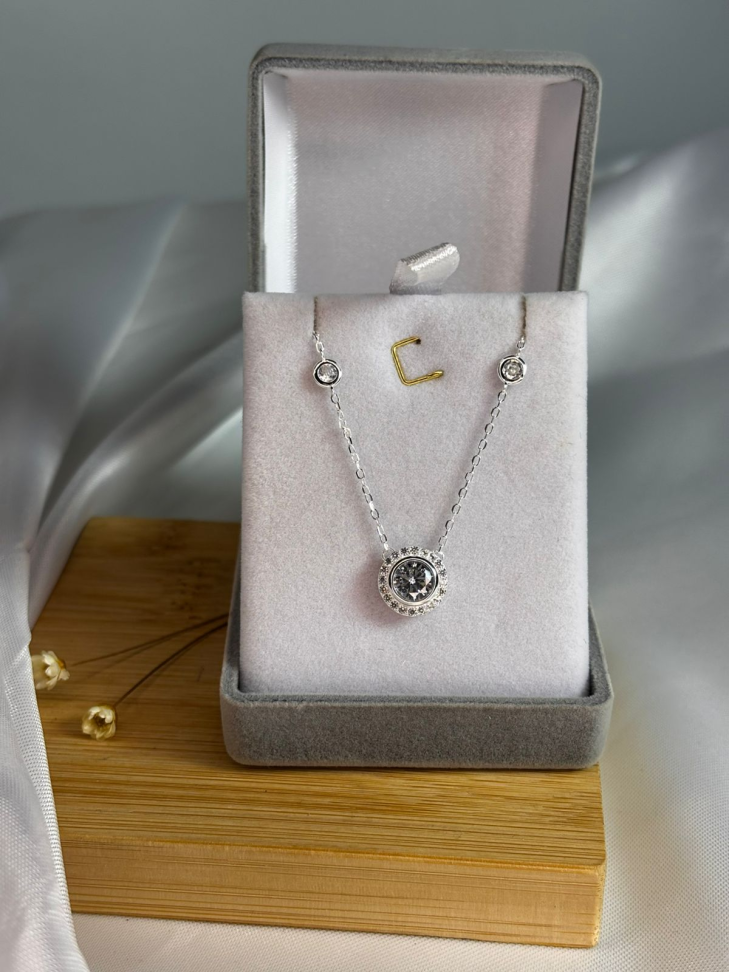 Colar Ponto com Zirconias