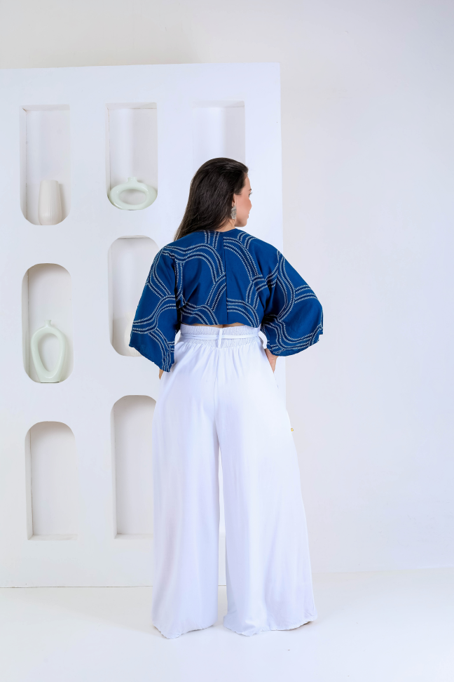 Blusa amarração e pantalona cinto