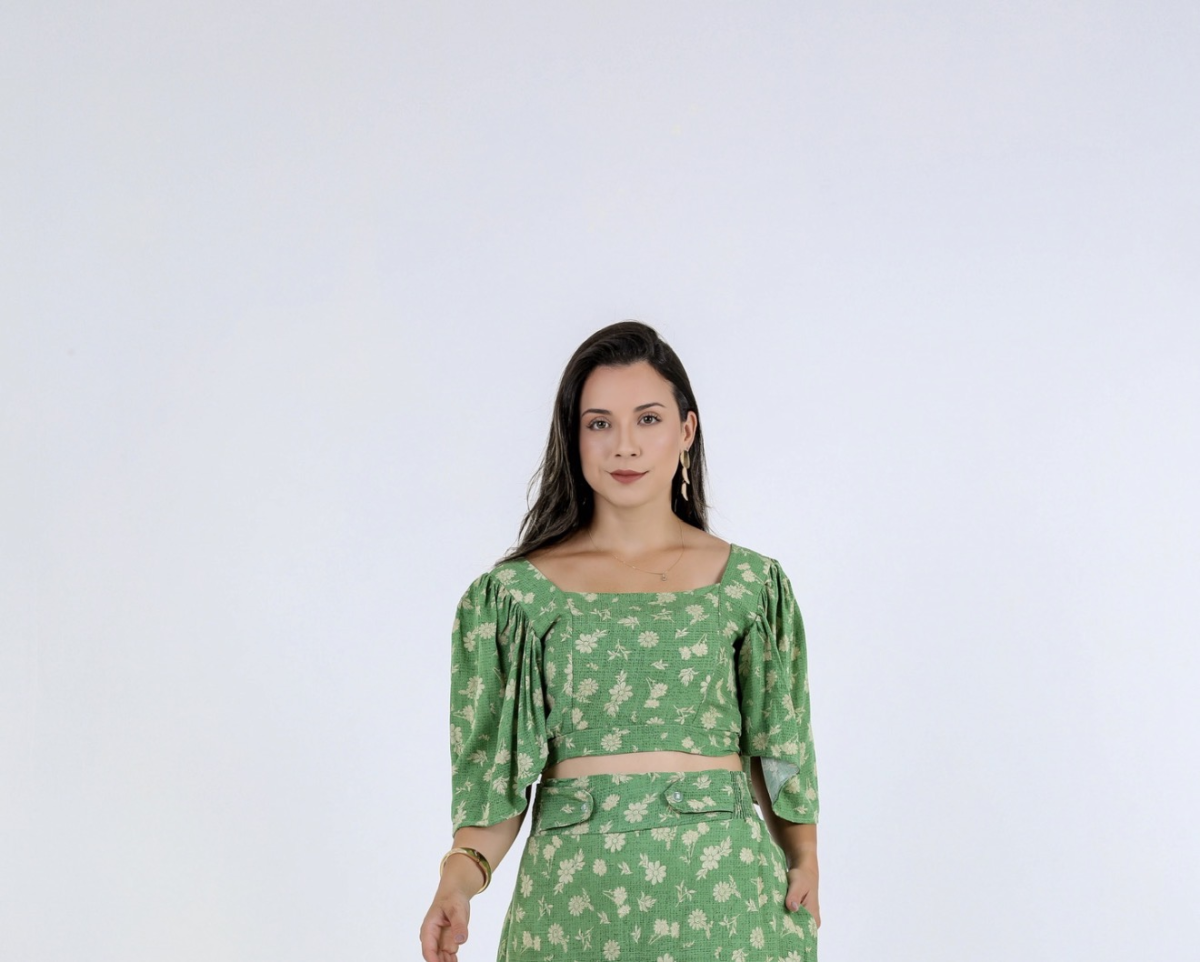Cropped   viscolinho premium  Veste até 42 Alta saída no atacado