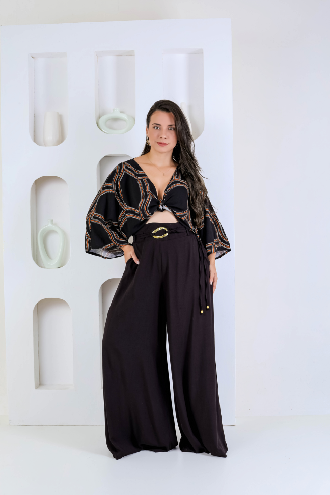 Blusa amarração e pantalona cinto