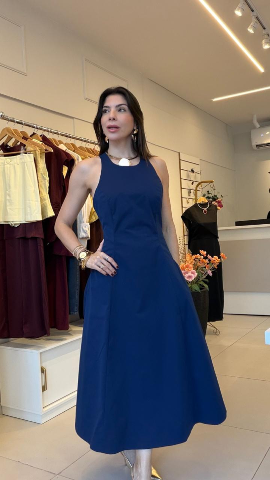 Vestido mid decote cruzado nas costas