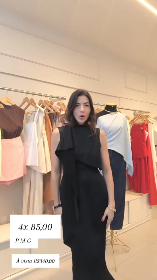 Vestido midi com detalhe na frente