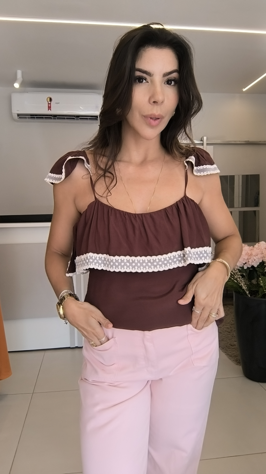 Blusa chiffon com renda