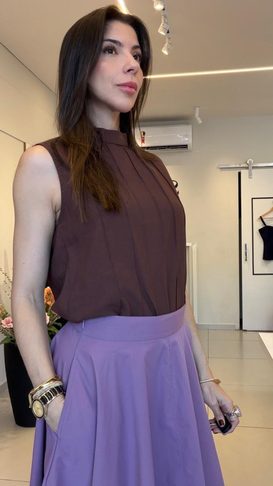 Blusa sem manga com nervura na frente