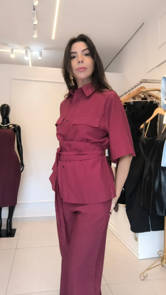 Conjunto de calça com camisa com botões kimono