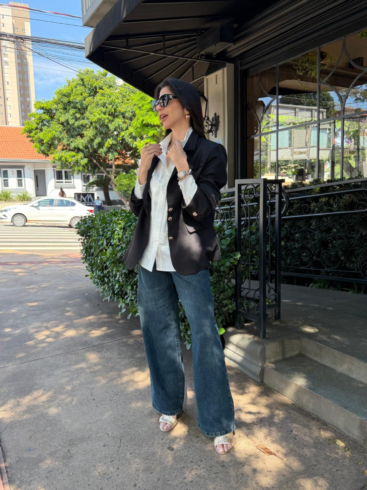 Blazer com botões dourado