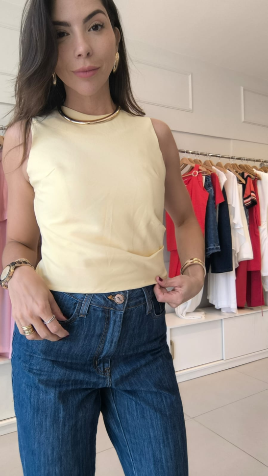 Blusa estilo cropedd
