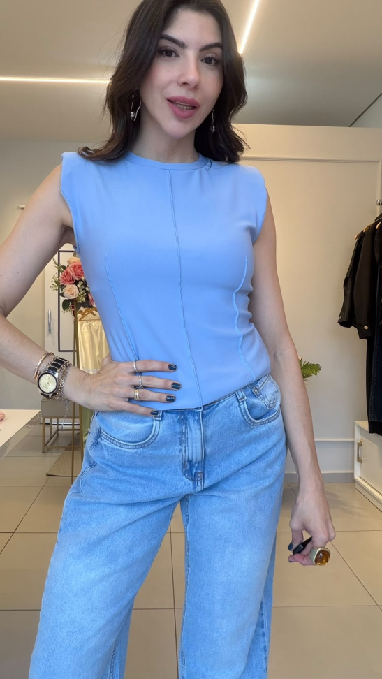 Blusa de malha com ombreiras