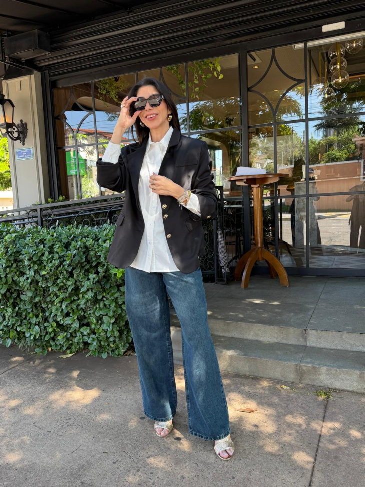 Blazer com botões dourado
