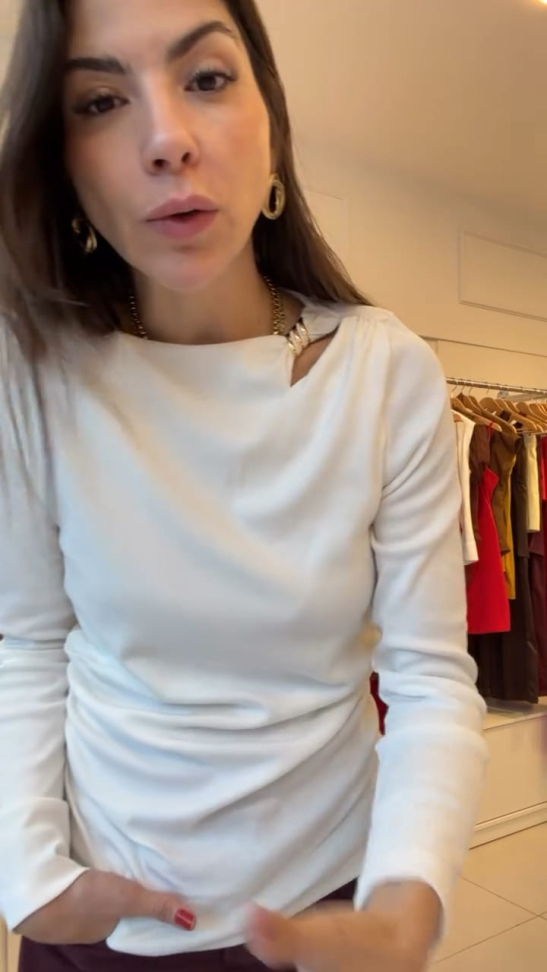 Blusa de manga longa com detalhe argola metalica - #4