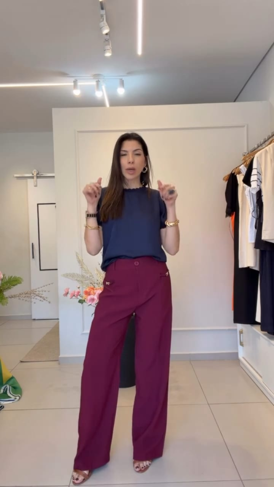 Calça Alfaiataria com tedalhes na frente