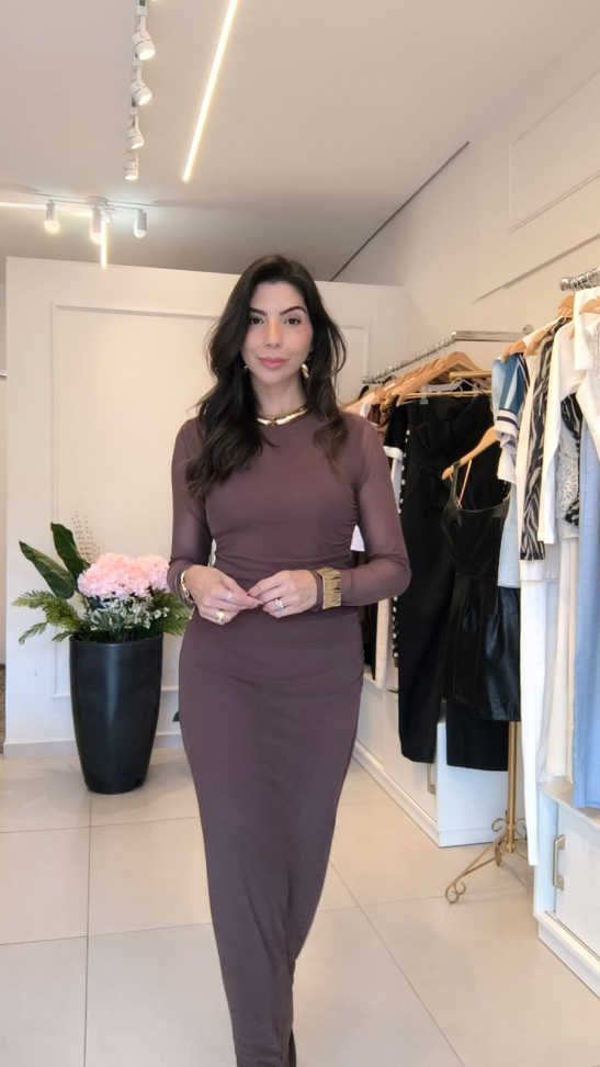 Vestido manga longa de tule