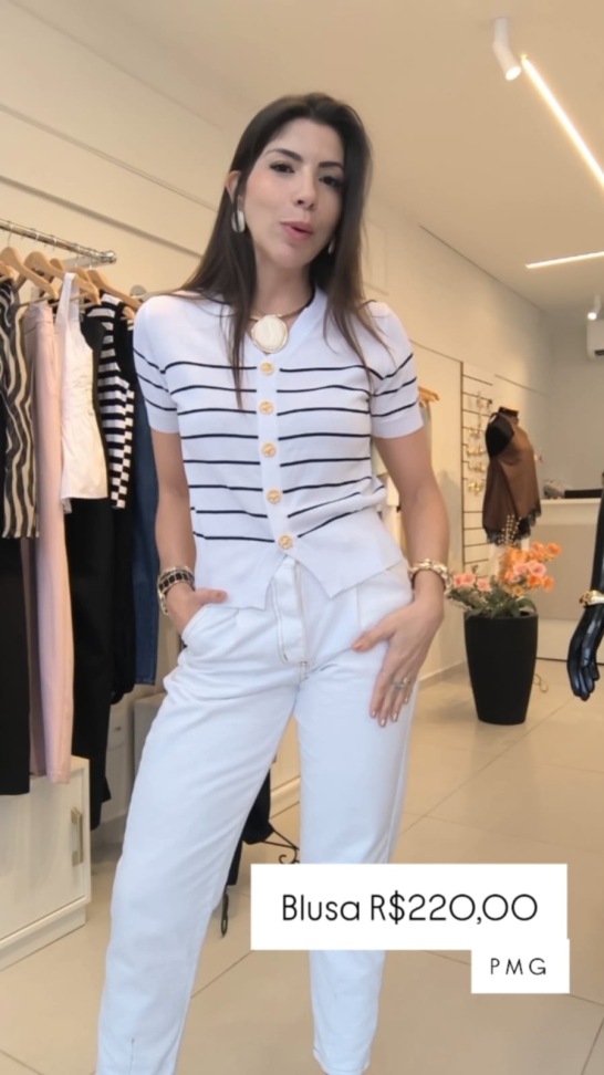 Blusa trico com manga botão naval