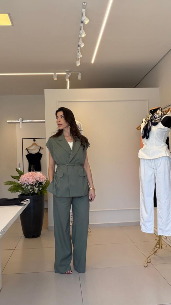 Conjunto de calça lavida com colete