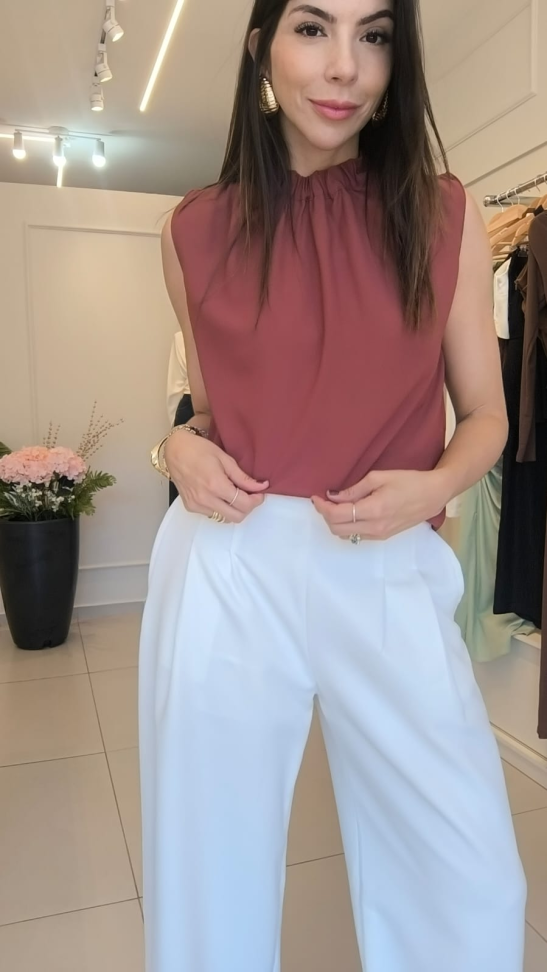 Blusa Kesses gola alta com amarração