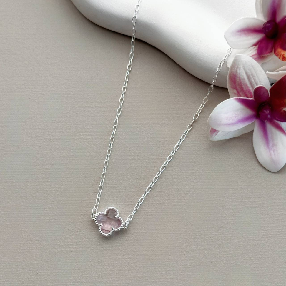 Colar Trevo Rosa Transparente