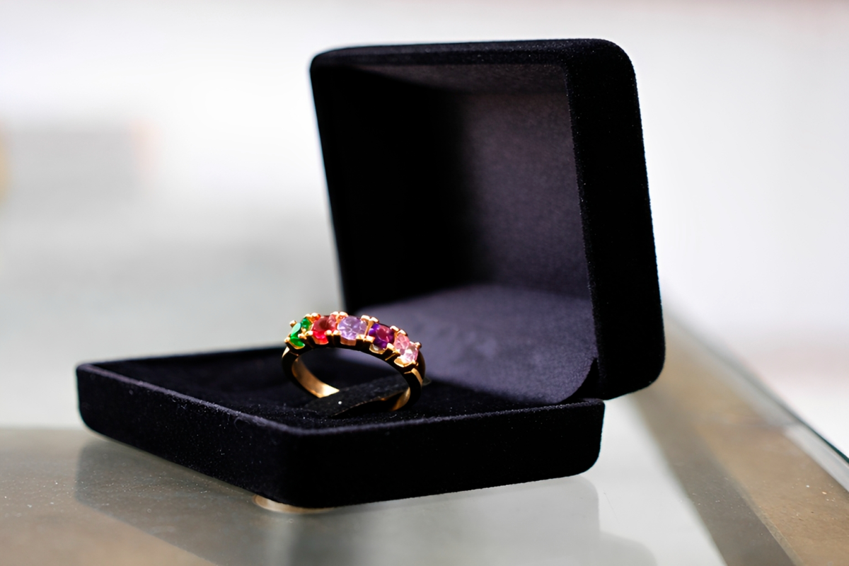 ANEL DE MOEDA MEIA ALIANÇA C/05 PEDRAS COLORIDAS DE 4MM - #2