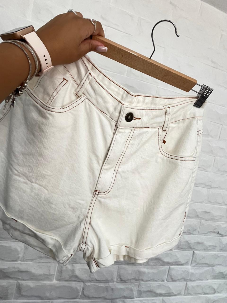 Short Jeans Off