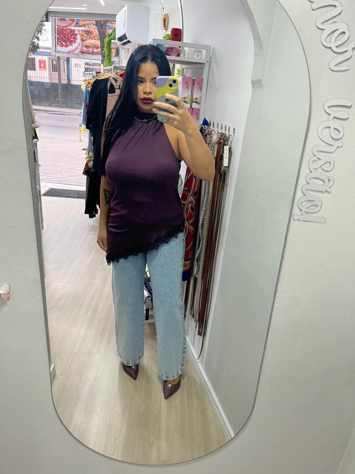 Blusa Renda Assimétrica