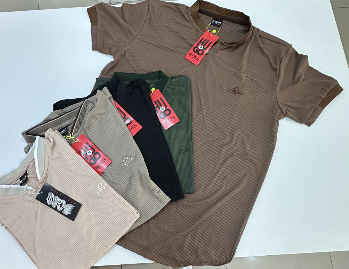 T-SHIRT DATALHES NA GOLA