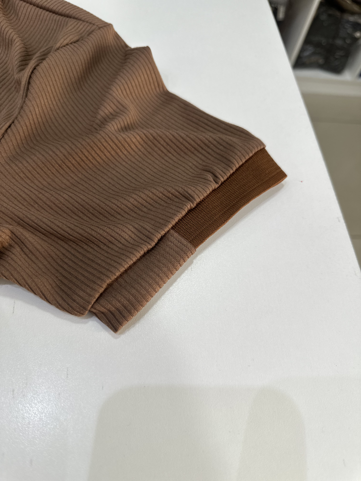 T-SHIRT DATALHES NA GOLA - #11