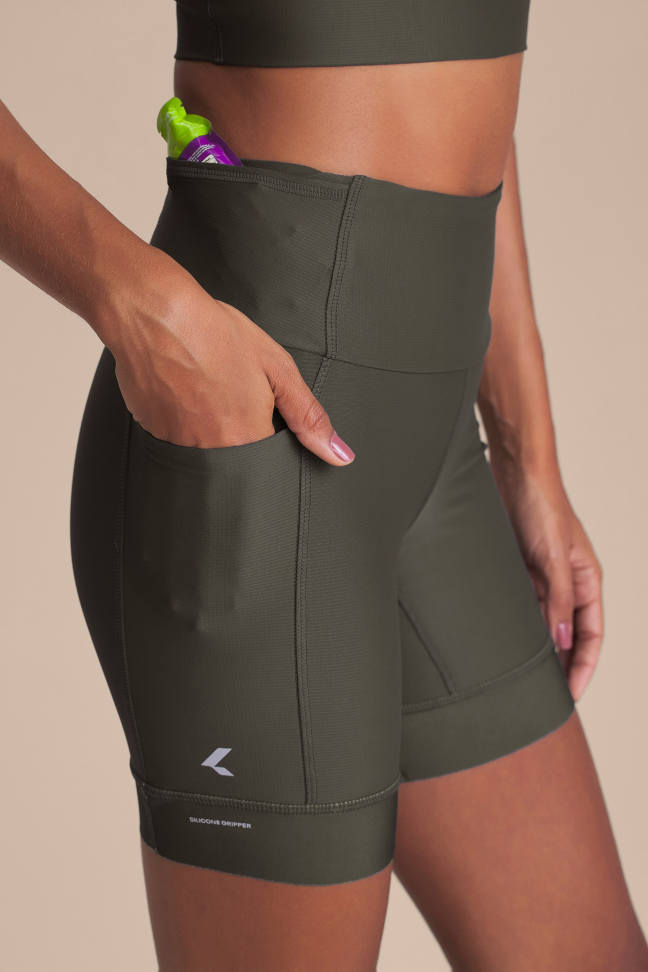 Bermuda Fitness Feminina LIVE! Six Pockets Speed Obsidian Grey com 6 Bolsos
