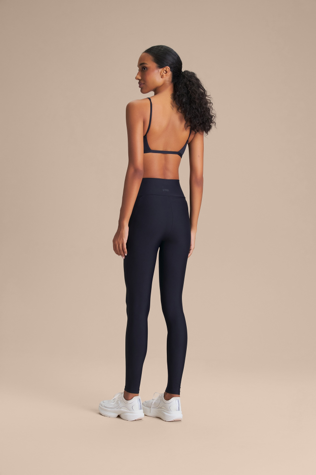 Top Fitness Feminino LIVE! Slim BT Sense® Preto com Bojo Removível e UV 50+ - #4