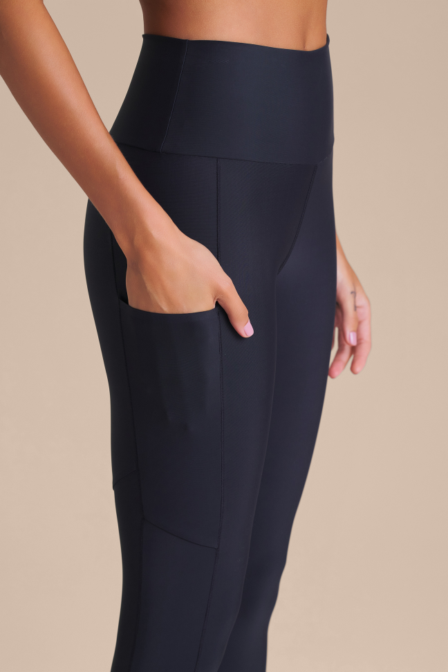 Calça Legging Fitness Feminina LIVE! Intense Race Pro® Preta com Bolsos e UV 50+