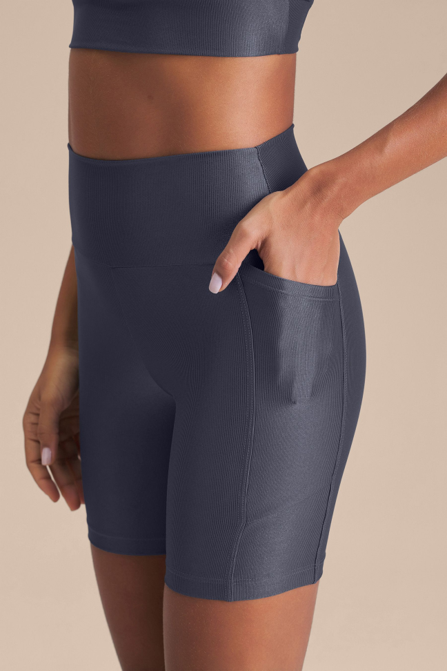 Bermuda Fitness Feminina LIVE! Allure® Adaptiv Iron Blue
