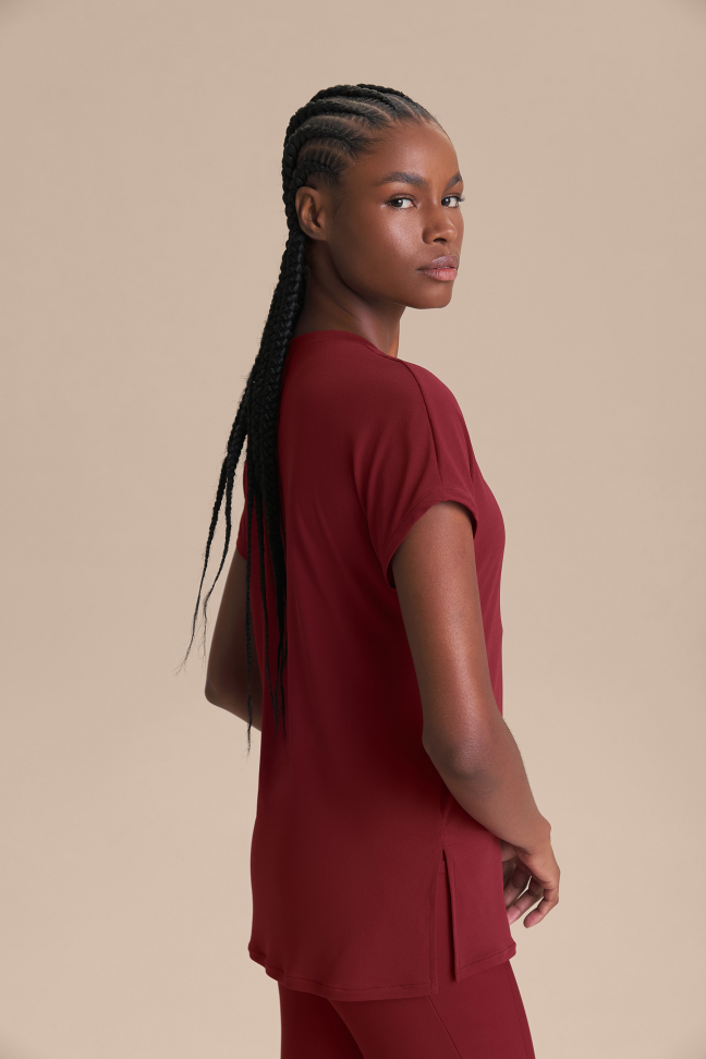 Camiseta V Comfort  Crimson LIVE!