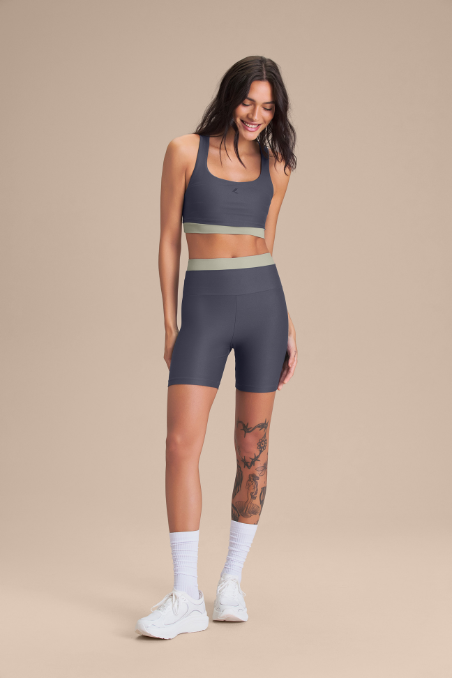 Bermuda Fitness Feminina LIVE! Dual Allure® Mat Adaptiv Iron Blue - #4
