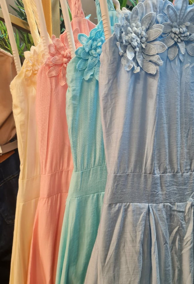 Vestido com aplicação de flores - #2