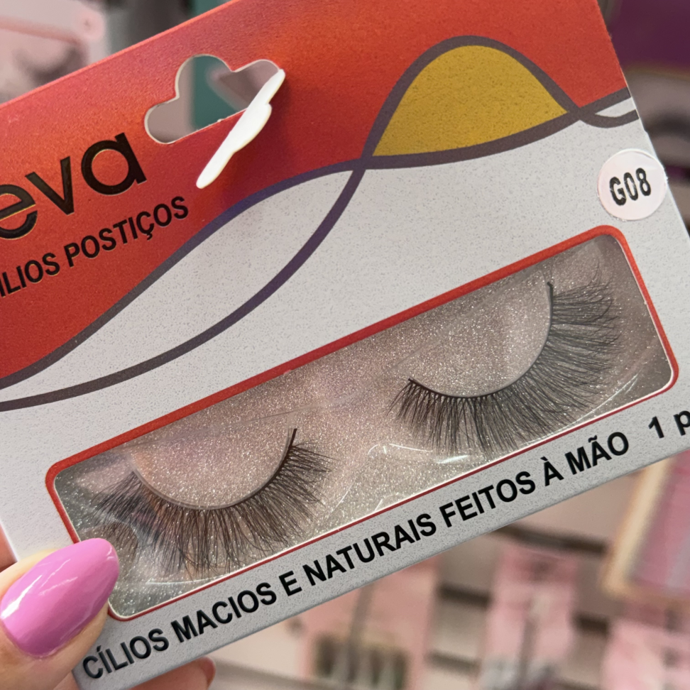 Cílios postiços