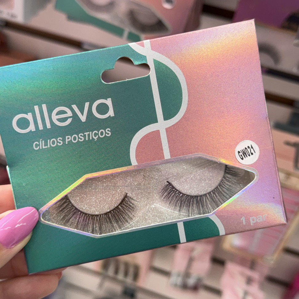Cílios postiços