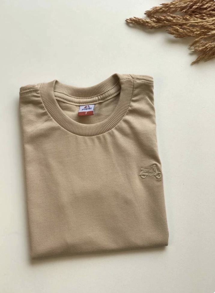 CAMISA BASICA C/BORDADO BEGE TAM:3/4/8 - #3