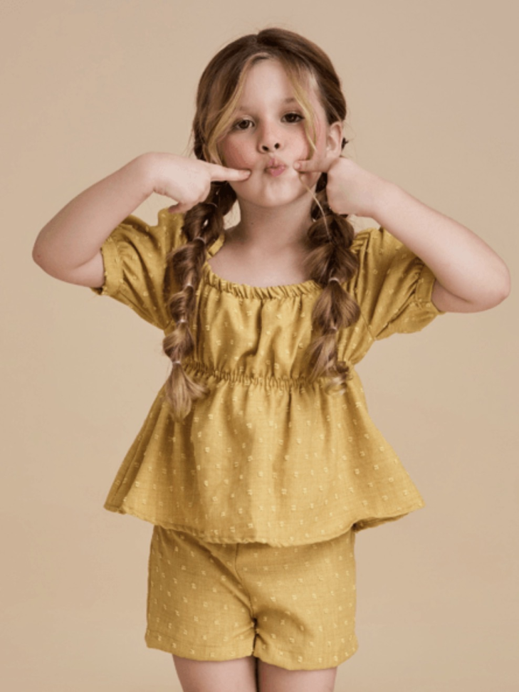 CONJUNTO INFANTIL ANALU PIPOQUINHA MOSTARDA TAM:4