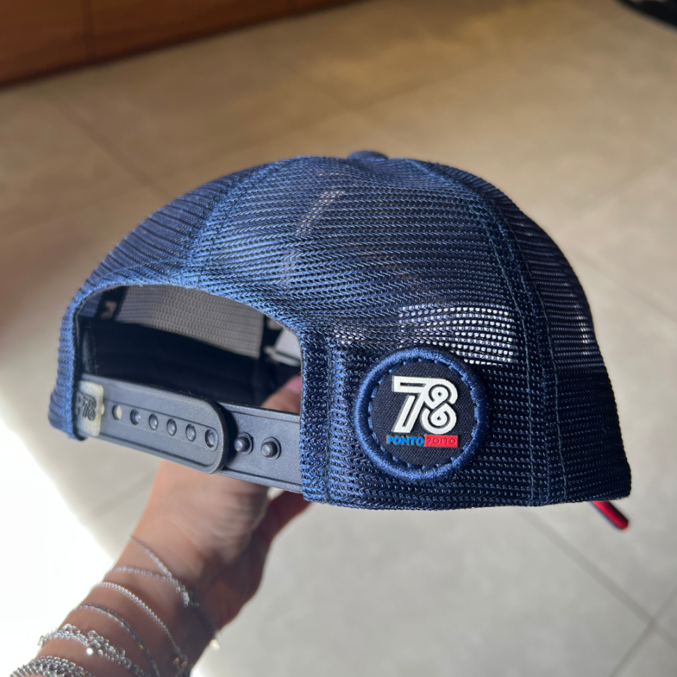 BONÉ TRUCKER PONTO 78 OFF-WHITE & NAVY – CLASSIC EDITION