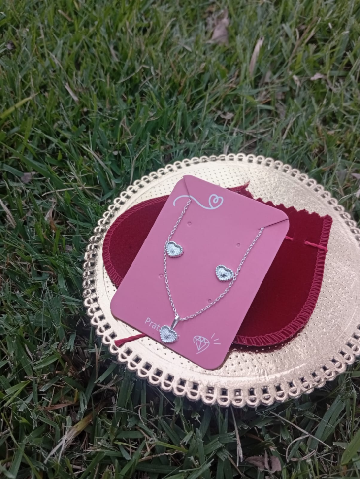 Conjunto Brincos e colar Prata