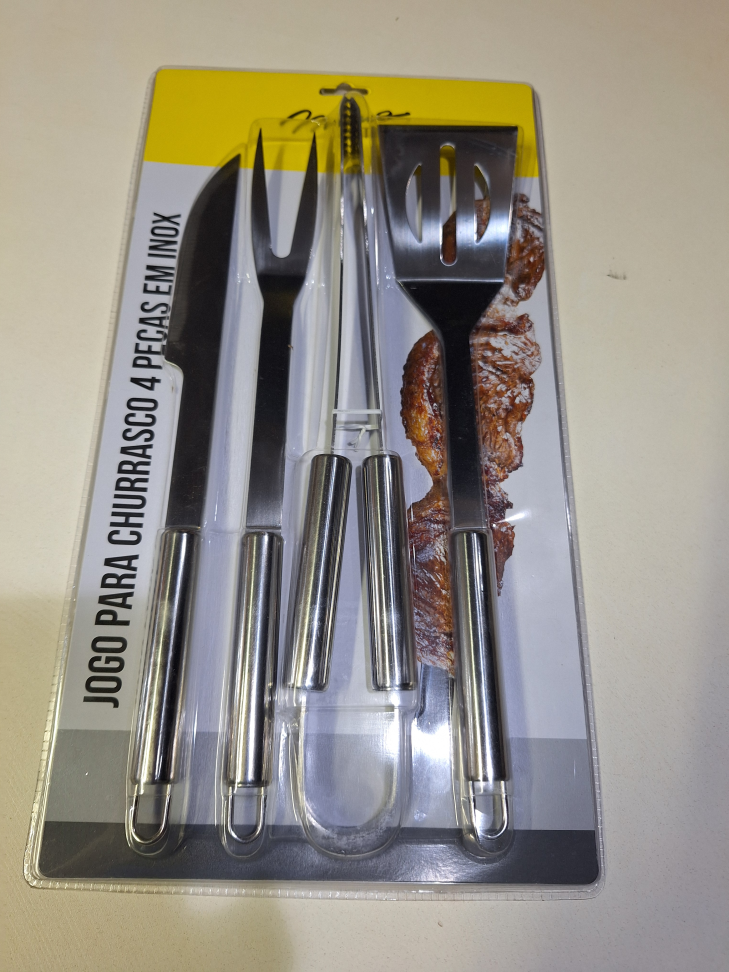 Kit churrasco com 4 peças (Produto Novo)