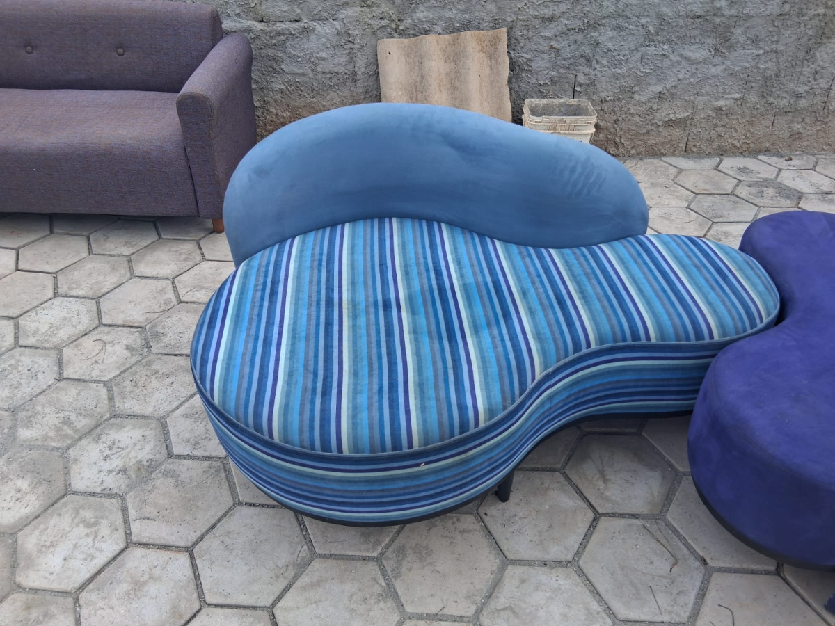 Sofá Azul e Roxo de 3 partes
